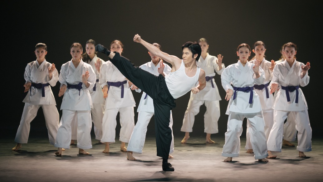 舞剧《武道》:探寻李小龙的武术精神
