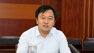 受贿数额特别巨大，新疆维吾尔自治区政协原副主席金之镇被提起公诉