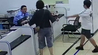 母子俩因写作业“吵”进派出所，小孩哥“报警”称被妈妈“家暴”