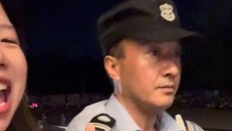 “像从一个小家回到了另一个家”，大学生返校拉杆箱坏了，保安大叔从校门一路送到宿舍门口