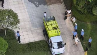 乐山一9岁男孩在小区内遭垃圾清运车碾轧身亡，家人：不要赔偿只要求严肃追究责任