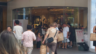 全球旗舰店新址仅隔三百多米，上海这个老牌商圈如何让品牌“再焕新”？