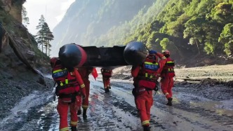 水陆并进穿越险阻！距吉隆口岸不足3公里，救援队正全力挺进