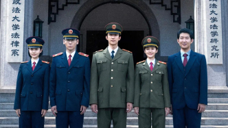 专访｜罗翔为它落泪，网友大呼“敢拍”，两位导演是怎么拍《重器》的？