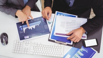 中报季后A股怎么买?券商9月金股转向价值,增配机械和通信
