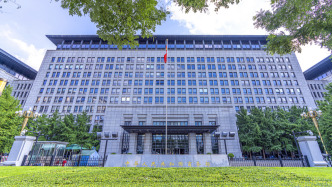 商务部：敦促法方立即停止反超快时尚法实施