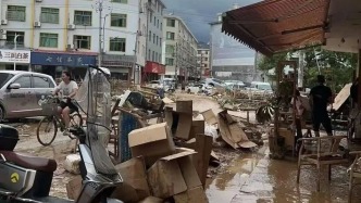 直播丨福建福鼎遭强降雨：当地茶厂墙体倒塌，茶商称损失惨重