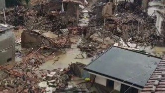 水位逼近二楼仍在上涨！莆田一村庄村民称“害怕了一夜，50多了没见过这么大洪水”