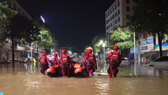 福建莆田强降雨致老城区被淹，消防紧急转移受困群众57人