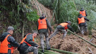 江西遂川泥石流一前任村支书排险时遭遇塌方，被埋失联超50小时