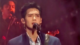 不只是演员，还是唱作人，于适这次玩转吉他