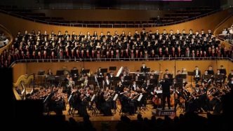 260人上演肖斯塔科维奇之夜，上海爱乐新乐季开幕