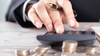 央媒头版聚焦财政部大手笔注资银行、险企：前瞻布局支持金融机构高质量发展