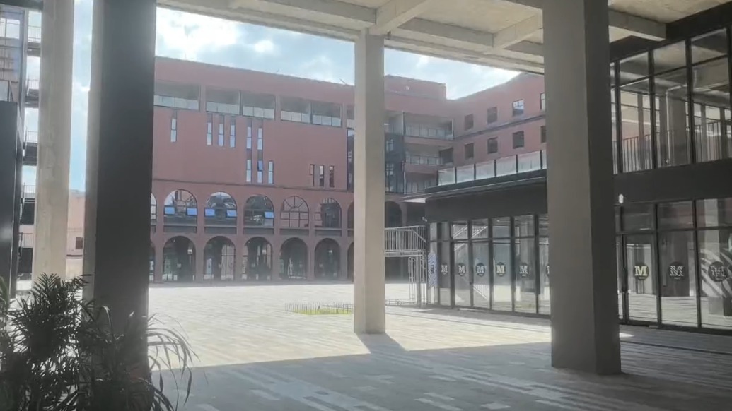 宁波一城市更新项目胜诉仍难验收：施工方称工程款未到位拒交竣工材料，七万平米商业体搁置两年
