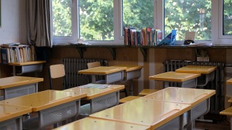人民锐评：开学季三则热搜，实际都在提醒“教育公平”