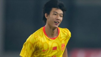 清华附中赵松源破格进国足：职业化以来首位在读高中生入选成年国足