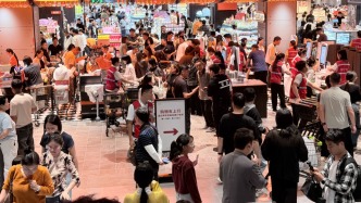 活力中国调研行｜暑期日均人流量超10万人次，一家商超为何有这么大吸引力？