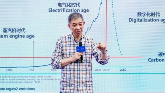人是最省token的智能体？王坚：人类总把“最复杂机器”当成“像人”，这是人类很好又很坏的倾向性