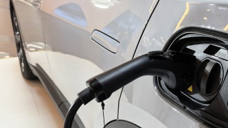 到2030年，国内市场新能源乘用车在其领域新车总销量占比达70%