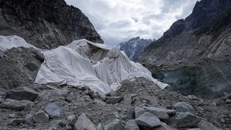 阿尔卑斯冰川和永久冻土加速消融，西欧最高峰7月以来岩石坠落明显增多