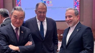 金砖现场｜王毅与俄罗斯外长、伊朗外长友好交流
