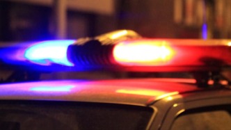 广州番禺警方：一男子火锅店门口持刀伤人被抓，伤者均无生命危险