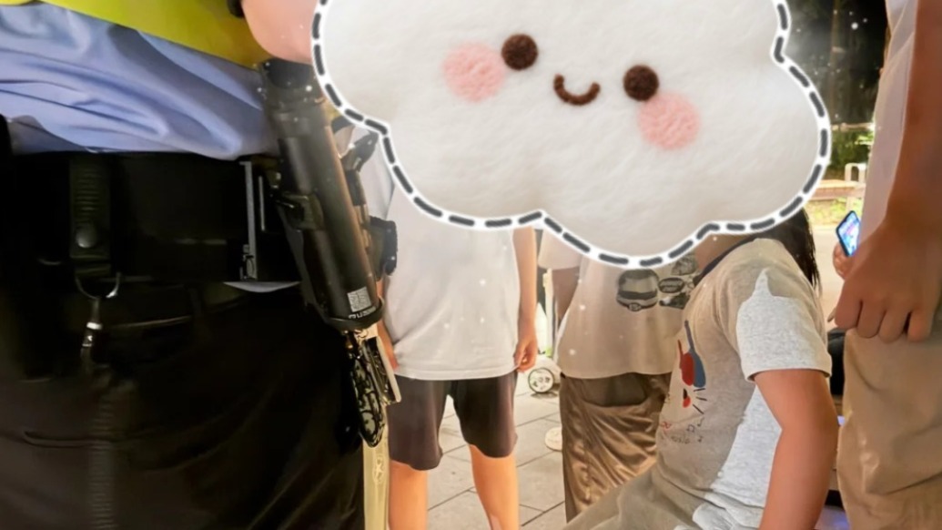 8岁女孩被推倒后用电话手表报警，民警：不是浪费警力，有困难就可以找警察
