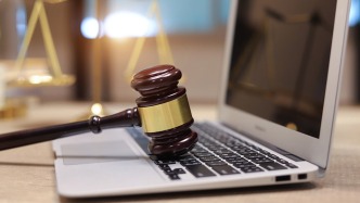 网络暴力、AI仿冒带货怎么判？最高法发布4件网络法治典型案例