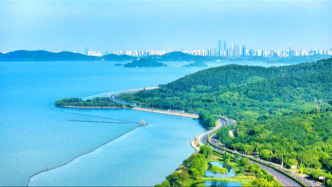 从太湖的澄澈清波到城市的朗朗蓝天，无锡用五年实践书写绿色答卷