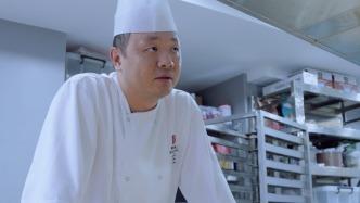 从法甜到“上海特产”：总有人排队的蝴蝶酥，藏着怎样的技艺人生？
