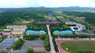吉林一高校附近山林有东北虎出没，校方通知留校学生非必要不外出