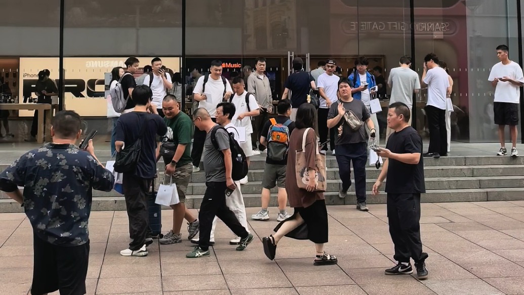 iPhone 18 Pro系列开售:消费者偏爱256、512GB,黄牛只加250-300元收购