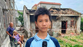 广东湛江13岁80斤少年冲进火场抱出100斤老人：本身是抱不动的，但绝境中爆发力量