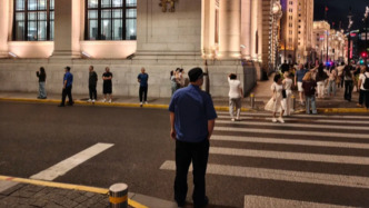 外滩又现无证揽拍乱象？多部门正联合治理并加大巡逻管理力度
