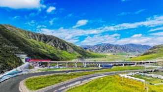 穿越保护区、跨敏感水系，这条高速为何“多架桥、少挖山”？