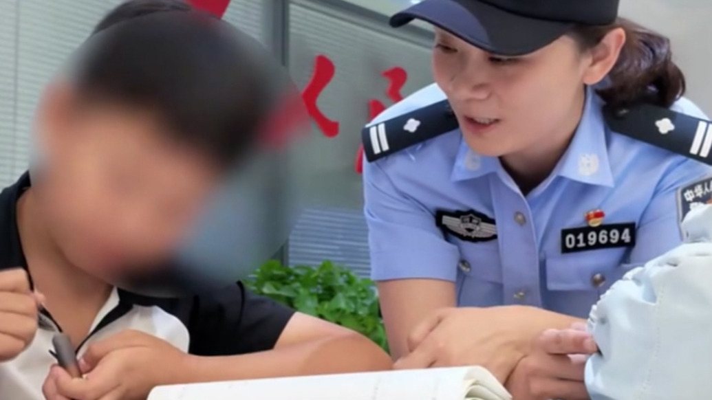 作业一字未写谎称已完成,妈妈一气之下送儿子到派出所补作业
