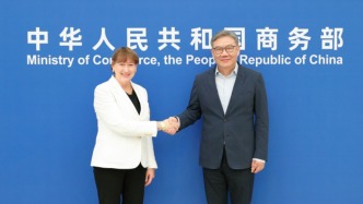 商务部部长：不希望看到欧方选择保护主义道路，限制或关闭市场