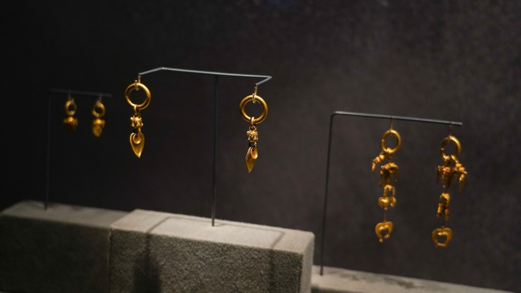视频｜上博“新罗文物”展：金冠金腰带都来了