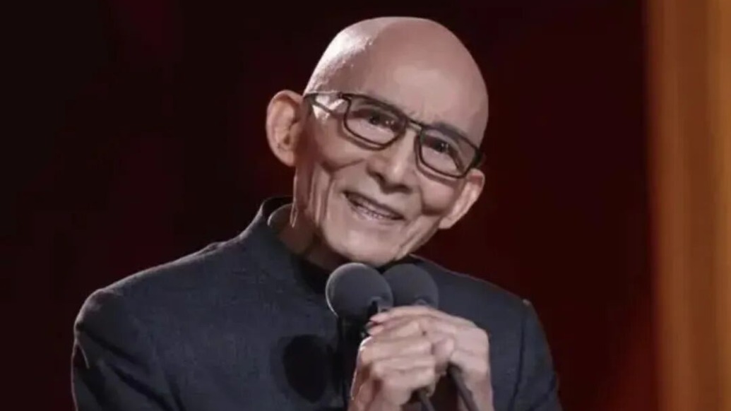 送别表演艺术家游本昌:一句“我好幸福”看哭网友,揭秘老艺术家对职业的敬畏