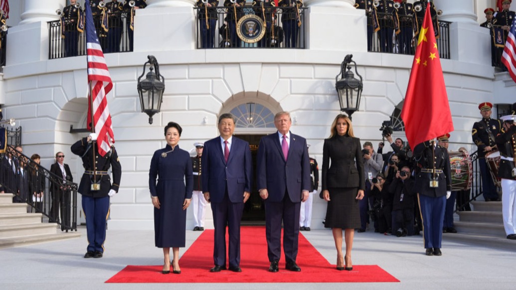 习近平和夫人彭丽媛抵达白宫,中美两国元首夫妇合影