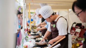 传递本帮菜味道，12 位市民厨神角逐上海市民厨艺大赛桂冠