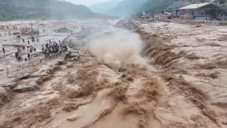 中秋秋染壶口，黄河奔涌迎客：黄河壶口瀑布以文旅助农绘就黄河畔团圆画卷
