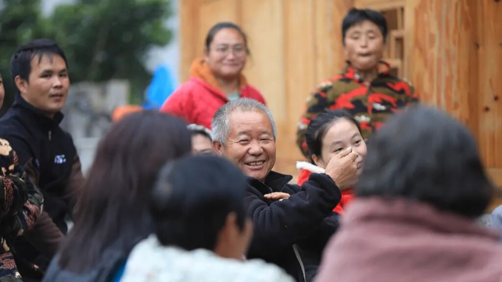 农民日报刊发评论:“农民交公粮能否视同缴社保”,为啥一再上热搜?