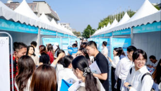 成都高新区携36家用人单位现场引才！“蓉漂人才荟”北京大学专场活动举行