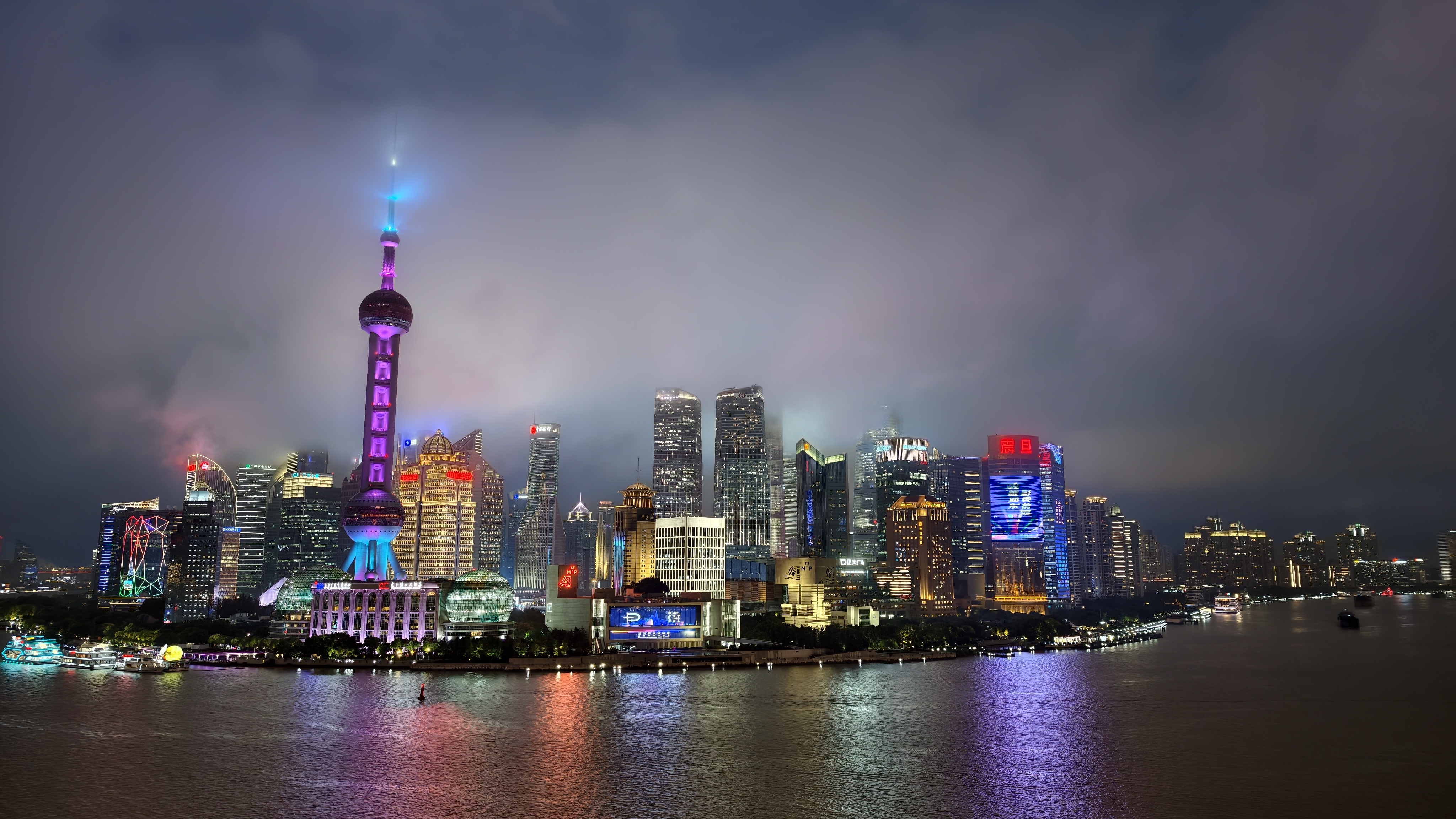 灯亮了！上海外滩景观照明开启重大活动模式