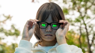 魔都眼丨“AI市集”亮相国庆街头：科技新品走近市民，消费群体渐趋多元