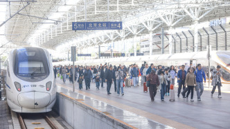 10月2日全社会跨区域人员流动量预计超3亿人次，同比增长2.1%
