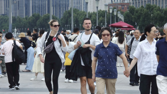 今年前三季度上海口岸出入境人员超3270万人次，入境外籍旅客同比增两成
