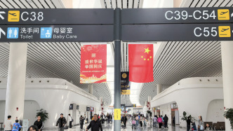 国庆假期国内机票价格同比增一成，节后多条航线机票比高铁还便宜