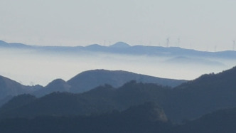 山东青州现海市蜃楼景观，半空现连绵山峦